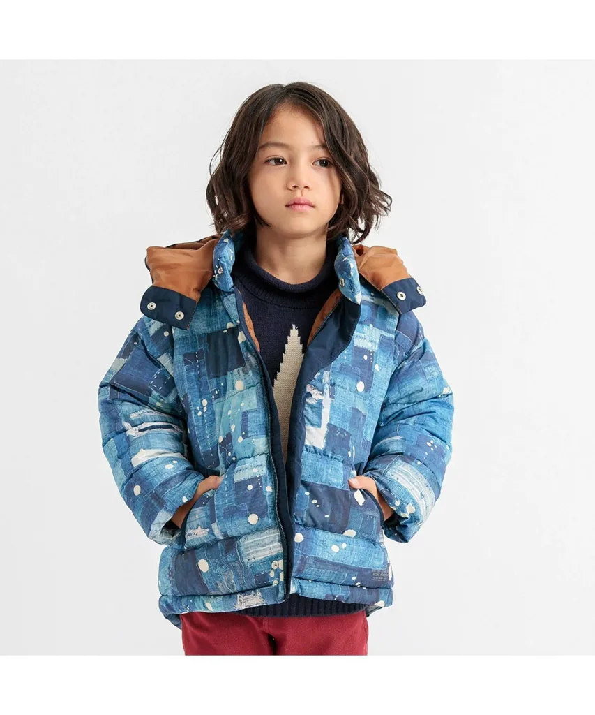 Lightweight and fluffy insulation jacket