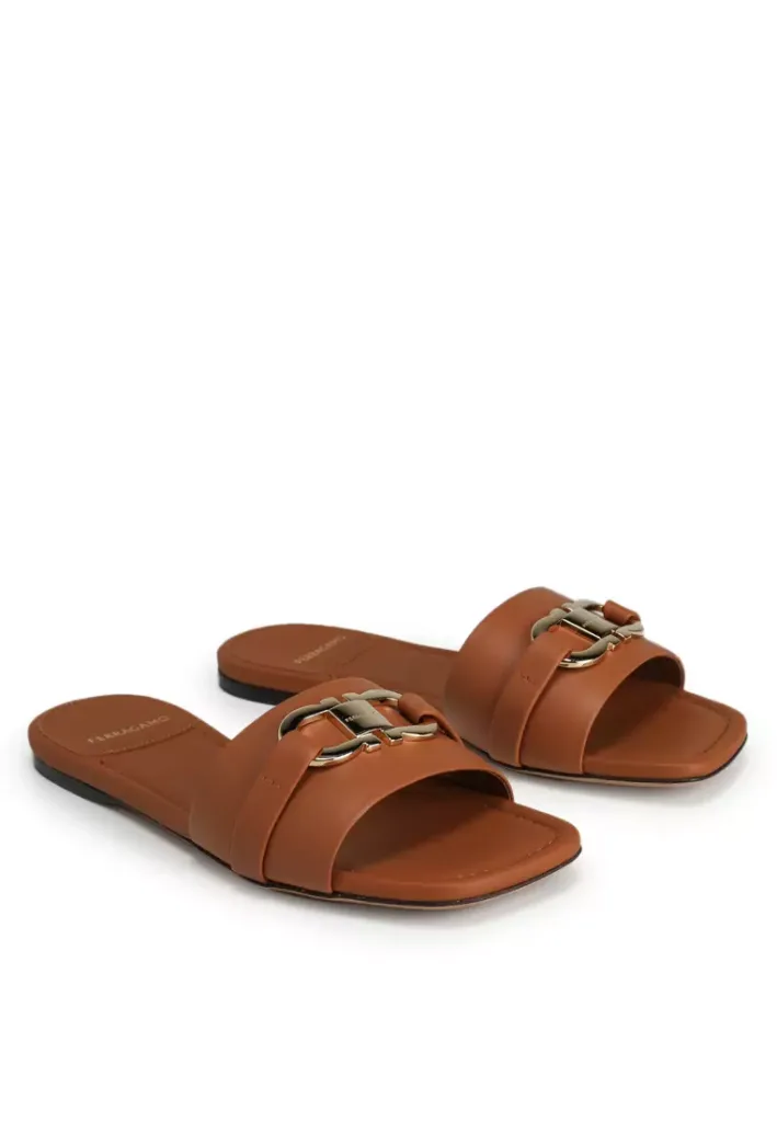 Gancini Ornament Flat Slides (ik)